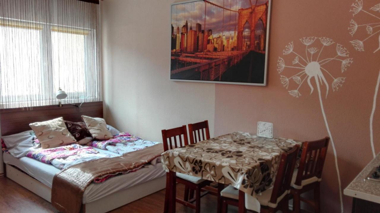 希欧福克Sunshine Apartman公寓 外观 照片