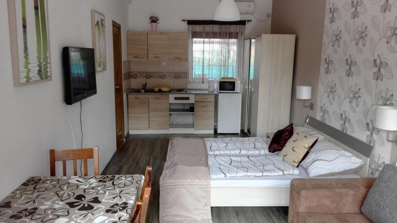 希欧福克Sunshine Apartman公寓 外观 照片