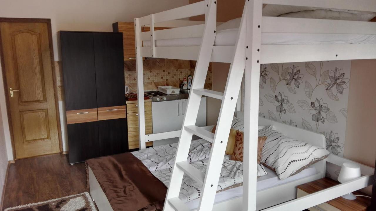 希欧福克Sunshine Apartman公寓 外观 照片
