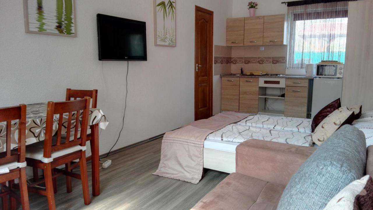 希欧福克Sunshine Apartman公寓 外观 照片